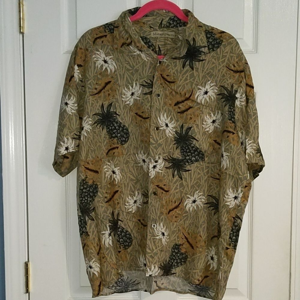 Munsingwear Hawaiian pineapple print shirt  Sz L